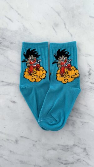 Goku sobre nube amarilla