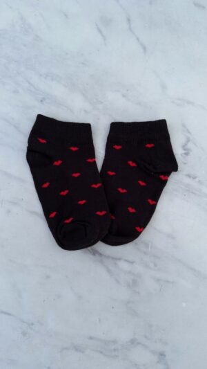 Soquete Niño Corazones Rojos Base Negra
