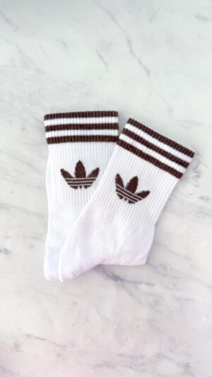 Adidas base Blanca 3 Lineas Chocolate